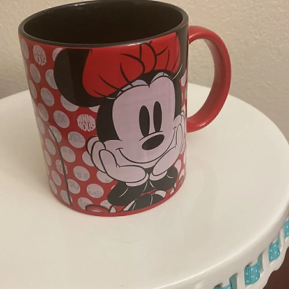 ☕️New Disney Minnie Mouse 20 oz Ceramic Coffee Mug Tea Cup Red/Black Collectible